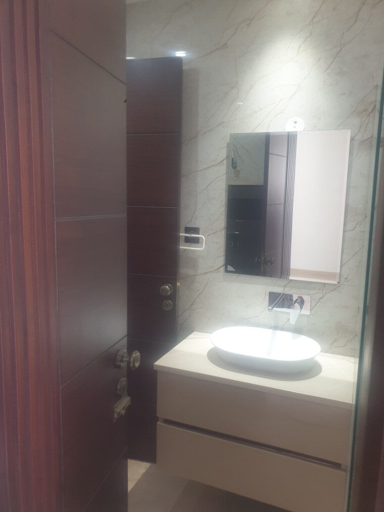 Bathroom, sector 16 4 Bedroom 2950 Sq.Ft. Builder Floor In Sector 16 Faridabad 9371292