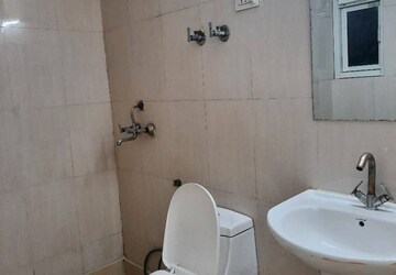 Master Bedroom in 3 BHK Apartment at Amrapali Platinum, Sector 119 – for Sale