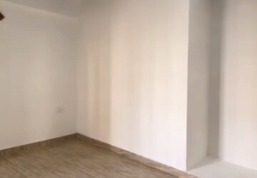 Room in 3 BHK Apartment at Amrapali Platinum, Sector 119 – for Sale