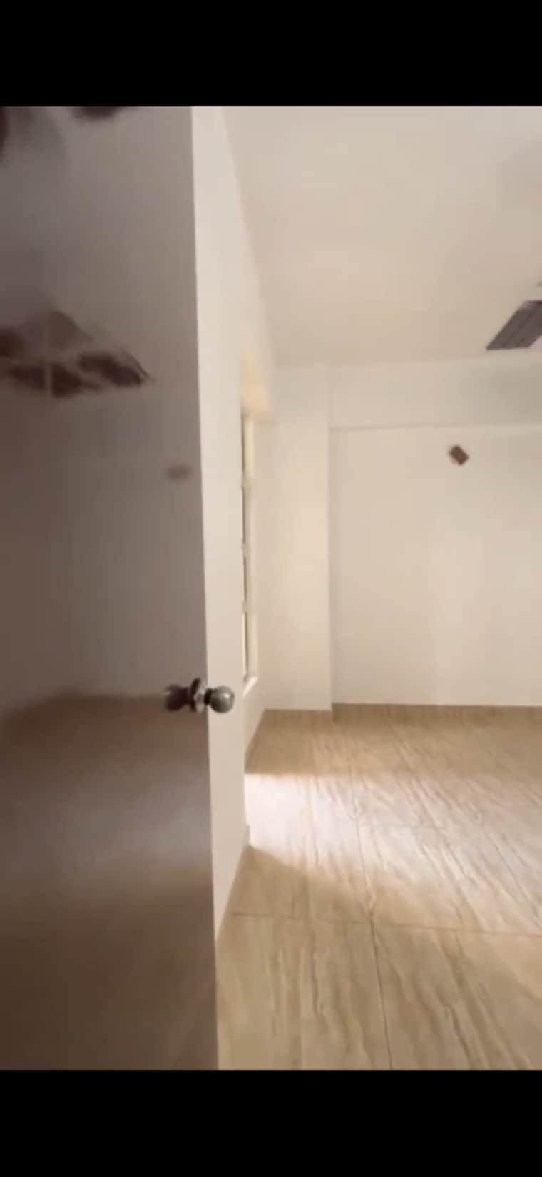 Room, amrapali-platinum 3 Bedroom 1625 Sq.Ft. Apartment In Sector 119 Noida 9371324