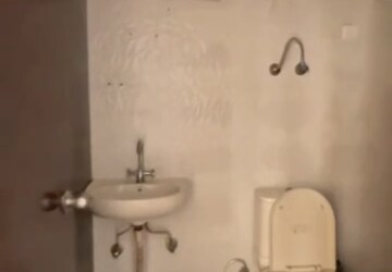 Bathroom in 3 BHK Apartment at Amrapali Platinum, Sector 119 – for Sale