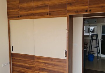 Room in 3 BHK Apartment at DSR Windsor, Bellandur – for Rent