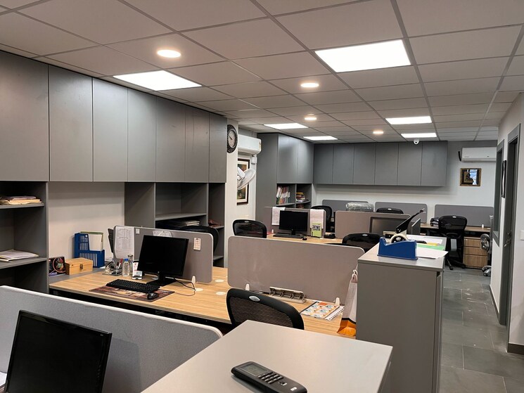 Team Area, okhla Commercial Office Space 1500 Sq.Ft. In Okhla Delhi 9371393