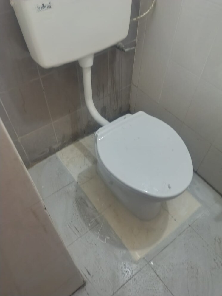 Bathroom, upavp-ganga-yamuna-and-hindon-enclave 2.5 Bedroom 1280 Sq.Ft. Apartment In Pratap Vihar Ghaziabad 9371652