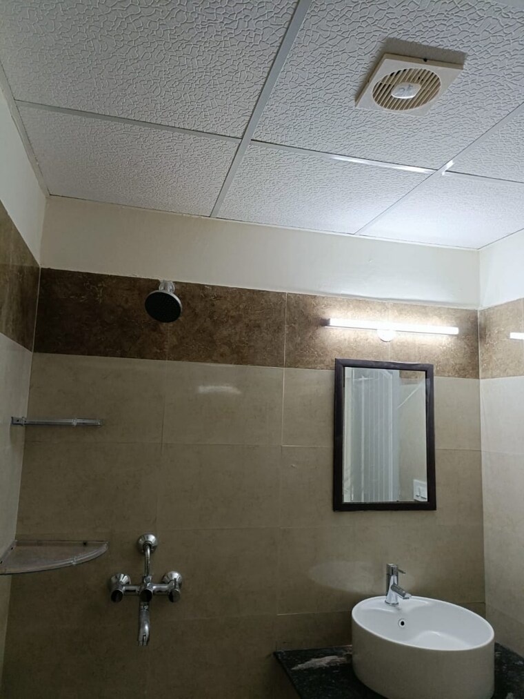 Bathroom, sushma-valencia 3 Bedroom 1800 Sq.Ft. Apartment In International Airport Road Zirakpur 9371655