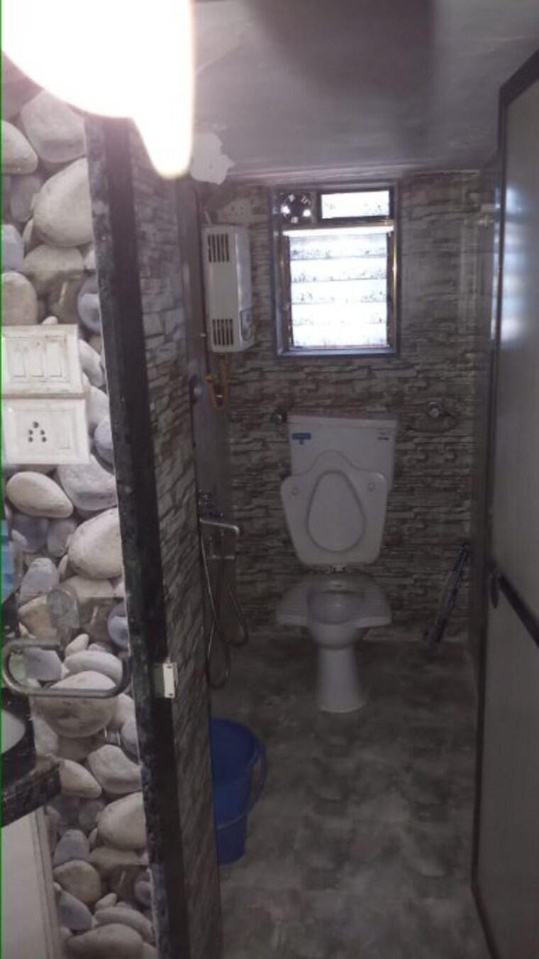 Bathroom, vakola 2 Bedroom 600 Sq.Ft. Apartment In Vakola Mumbai 9287731