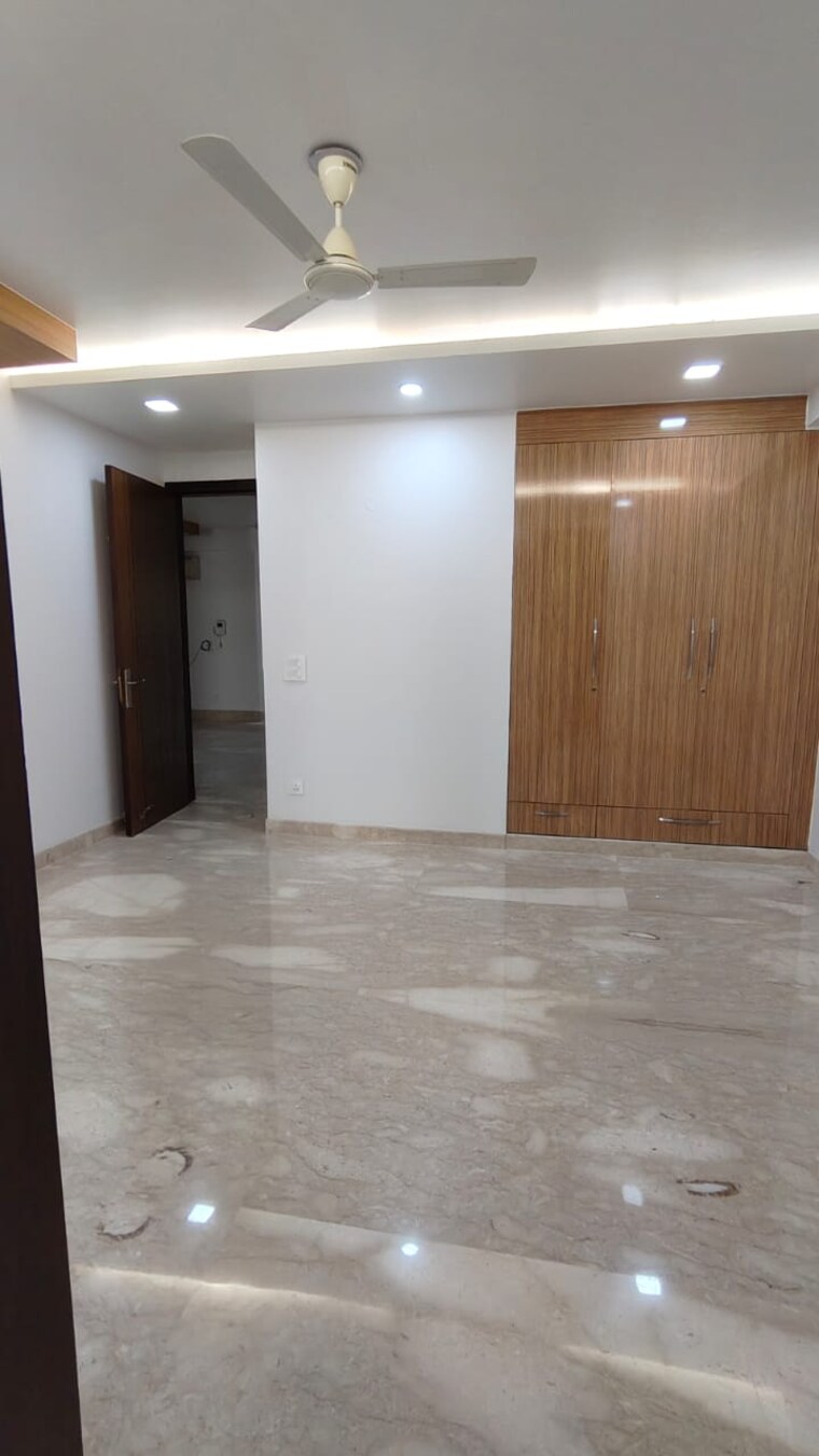 Room, saket 4 Bedroom 2700 Sq.Ft. Builder Floor In Saket Delhi 9371696