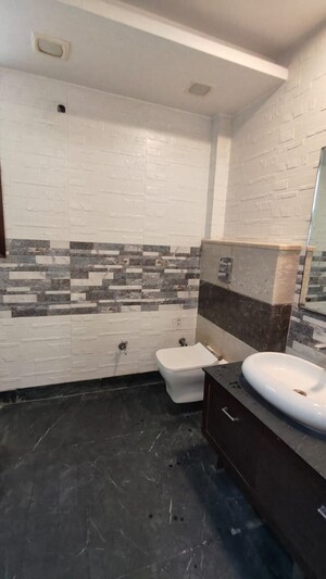 Master Bedroom in 4 BHK Builder Floor at Saket – for Rent