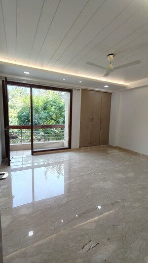 Room in 4 BHK Builder Floor at Saket – for Rent