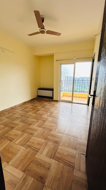 2 BHK Apartment For Rent in Supertech Cape Town, Sector 74