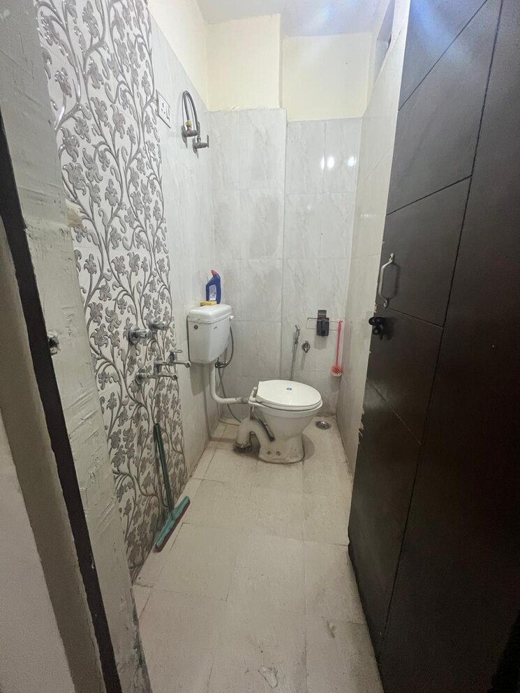 Bathroom, saket 1 RK 300 Sq.Ft. Builder Floor In Saket Delhi 9371785