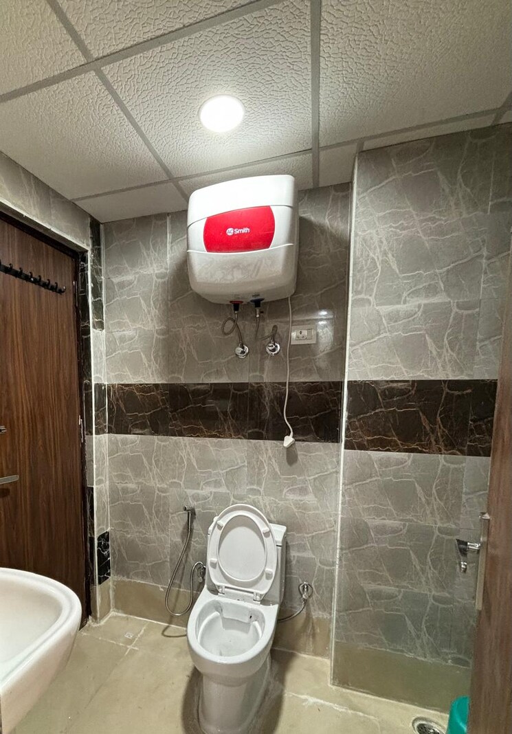 Bathroom, prateek-wisteria 3 Bedroom 1385 Sq.Ft. Apartment In Sector 77 Noida 9371790