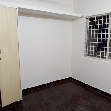 Room in 1 BHK Builder Floor at Ejipura – for Rent