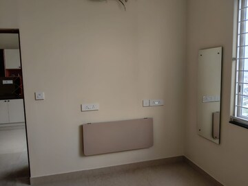 Room in 3 BHK Apartment at Aurobindo The Regent, Kondapur – for Rent