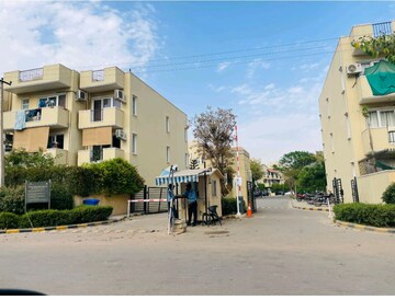 Plot For Sale in Emaar MGF Emerald Hills, Sector 65