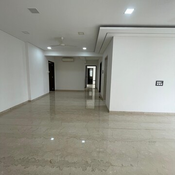 Room in 3 BHK Apartment at Worli – for Sale