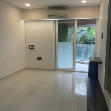 Room in 3 BHK Apartment at Worli – for Sale