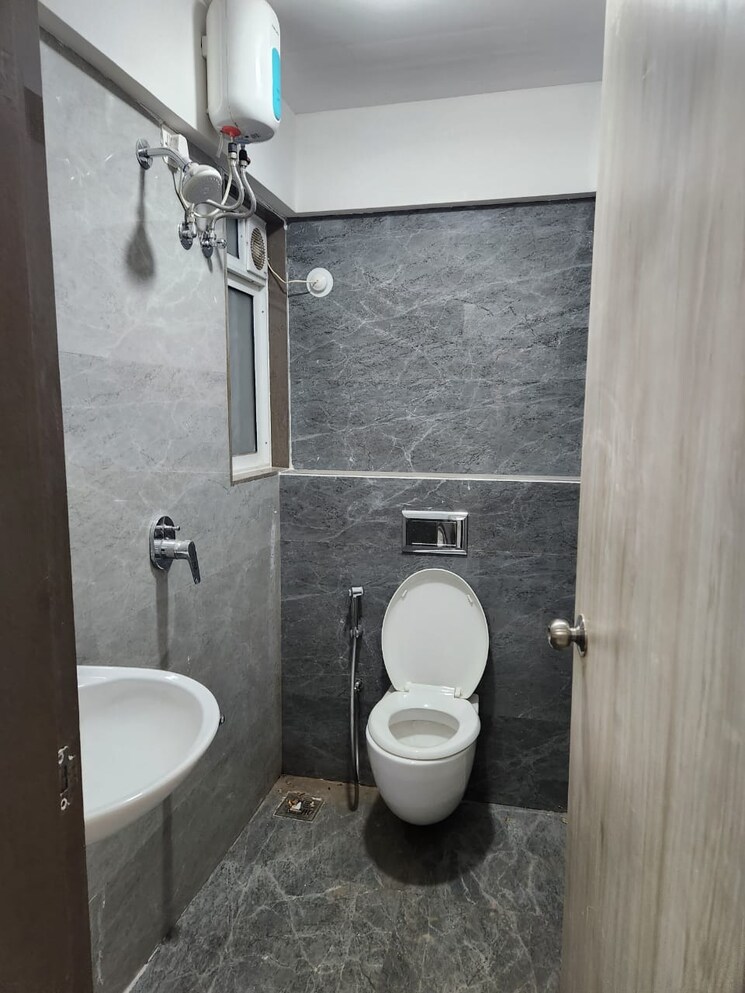 Bathroom, shraddha-prestige 1 Bedroom 399 Sq.Ft. Apartment In Tagore Nagar Mumbai 9371983