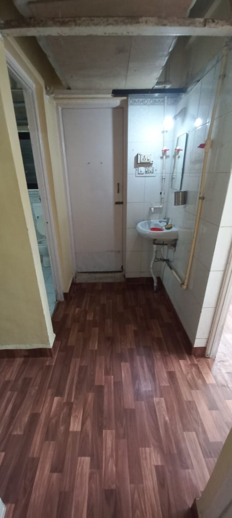 Bathroom, bhosle-paradise 2 Bedroom 950 Sq.Ft. Apartment In Bhosale Nagar Pune 9372016