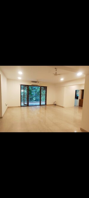 Room in 3 BHK Apartment at Indiranagar – for Rent