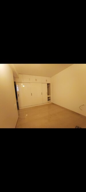 Room in 3 BHK Apartment at Indiranagar – for Rent