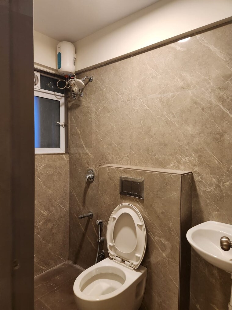 Bathroom, suvasya-swastik-onyx 2 Bedroom 570 Sq.Ft. Apartment In Tagore Nagar Mumbai 9372198