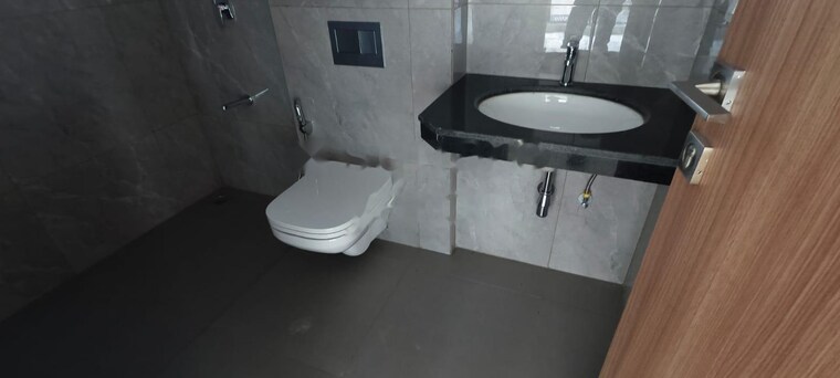 Bathroom, castle-rock 2 Bedroom 750 Sq.Ft. Apartment In Powai Mumbai 9372137