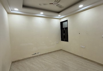 Room in 3 BHK Builder Floor at Rajpur Khurd Extension – for Rent