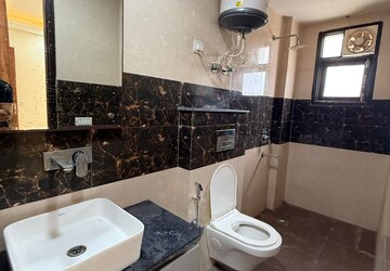 Team Area in 3 BHK Builder Floor at Rajpur Khurd Extension – for Rent