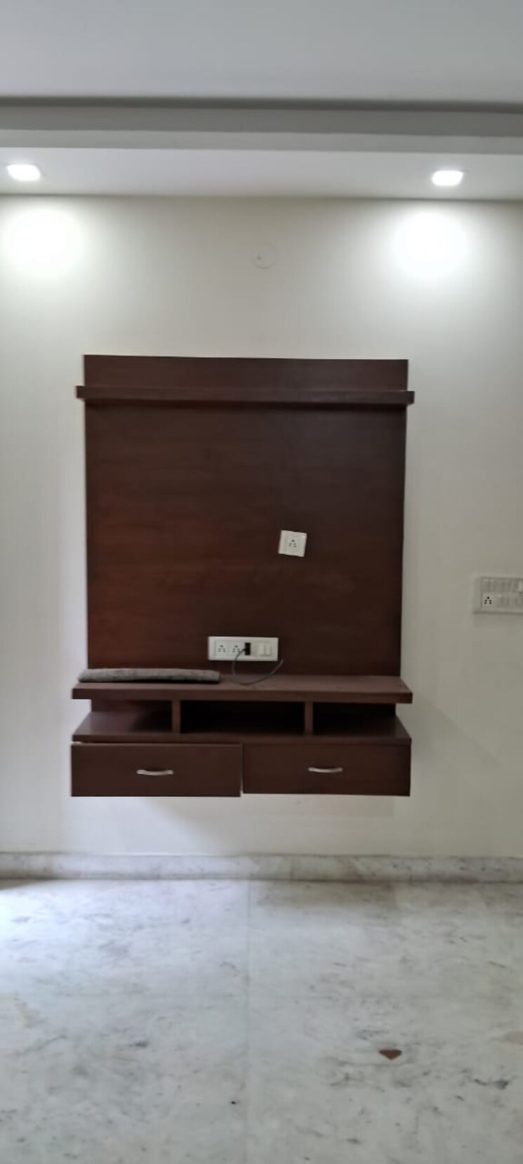 undefined, patel nagar 3 Bedroom 2000 Sq.Ft. Builder Floor In Patel Nagar Delhi 9372363