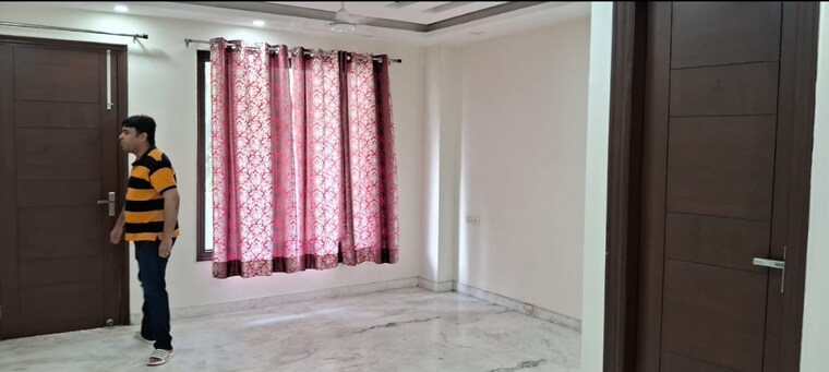Bedroom, patel nagar 3 Bedroom 2000 Sq.Ft. Builder Floor In Patel Nagar Delhi 9372363