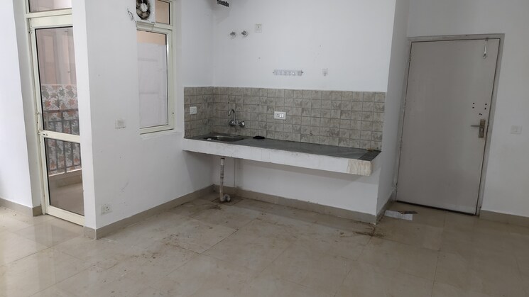 Bathroom, suncity-avenue-76 2 Bedroom 735 Sq.Ft. Apartment In Sector 76 Gurgaon 9372425