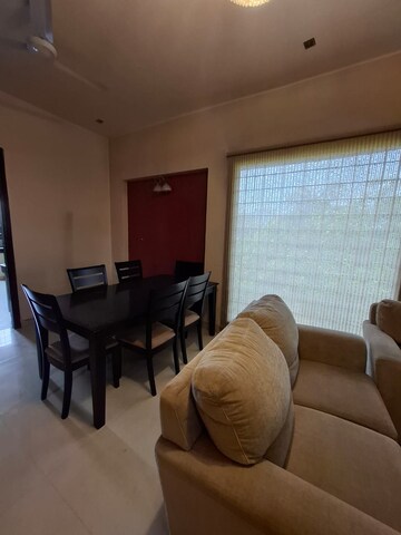 Living Room in 2.5 BHK Builder Floor at Unitech South City 1, South City 1 – for Rent