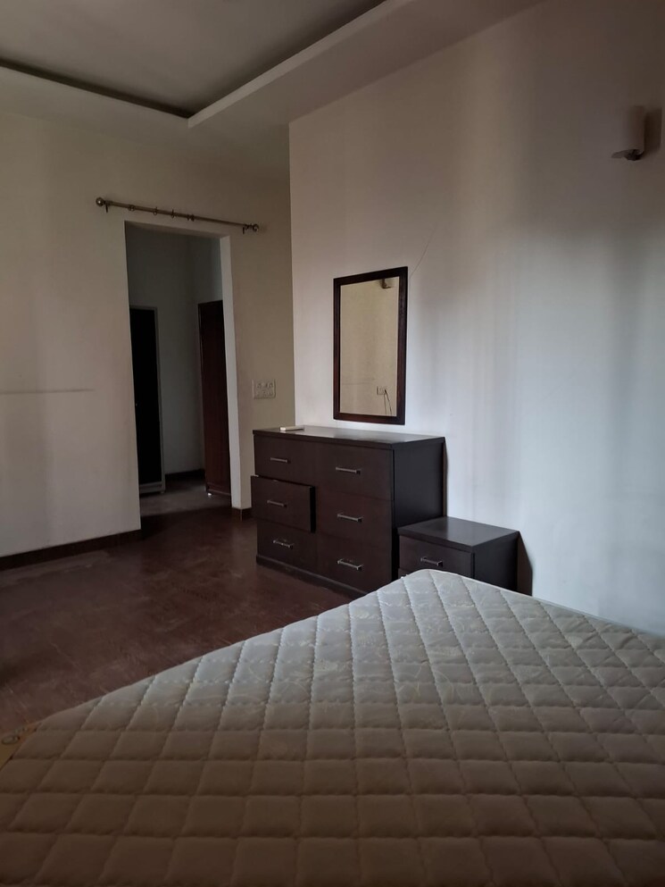 Bedroom, unitech-south-city-1 2.5 Bedroom 1820 Sq.Ft. Builder Floor In South City 1 Gurgaon 9372427