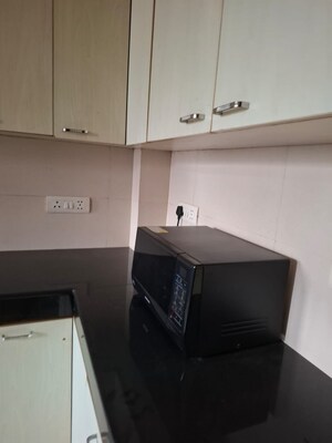 Furnished Amenities in 2.5 BHK Builder Floor at Unitech South City 1, South City 1 – for Rent