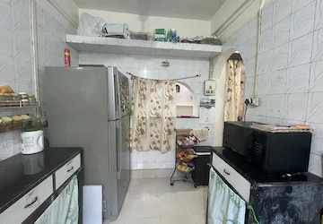 Team Area in 3 BHK Independent House at Malad West – for Rent