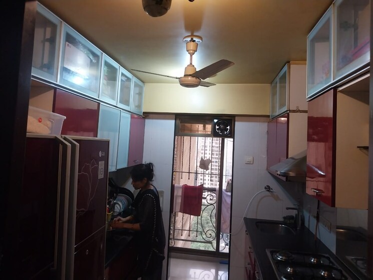 Living Room, lake-primrose 3 Bedroom 1500 Sq.Ft. Apartment In Powai Mumbai 9372400