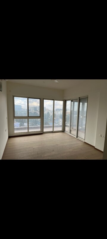 Room in 4 BHK Apartment at SNN Clermont, Hebbal – for Sale