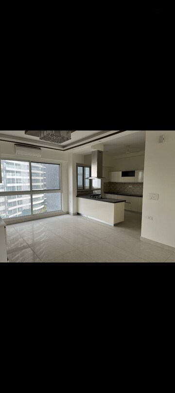 Room in 4 BHK Apartment at SNN Clermont, Hebbal – for Sale