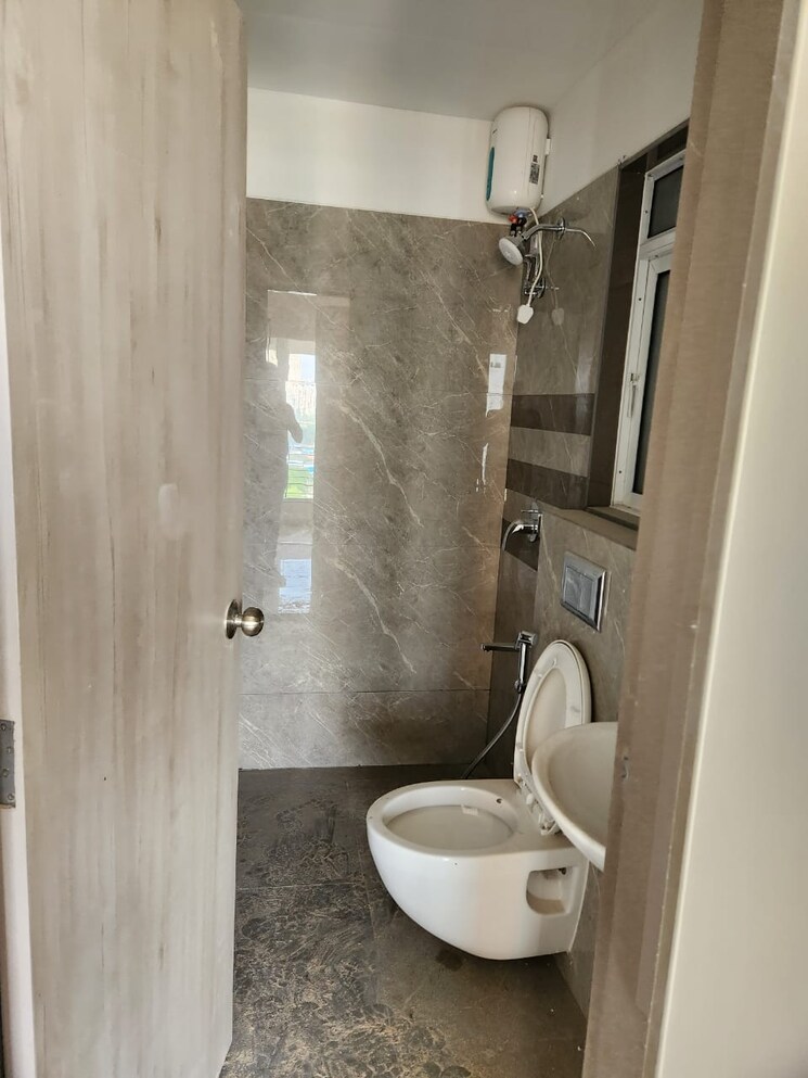 Bathroom, unique-tower-vikhroli 1 Bedroom 468 Sq.Ft. Apartment In Vikhroli East Mumbai 9372608