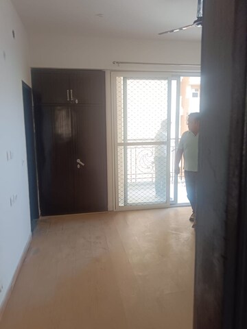 Room in 2 BHK Apartment at Prateek Grand City, Siddharth Vihar – for Rent