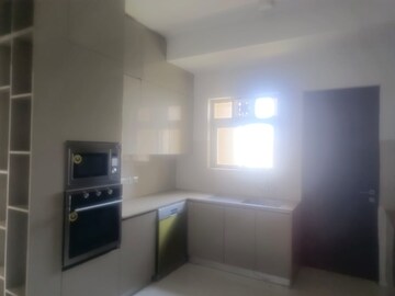 Room in 4 BHK Apartment at One Hiranandani Park, Ghodbunder Road – for Rent