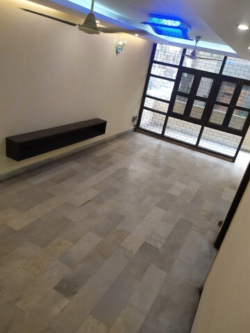 Living Room in 2 BHK Builder Floor at Chittaranjan Park – for Rent