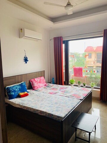 Bedroom in 3 BHK Builder Floor at Karol Bagh – for Rent