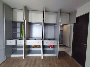 Room in 2.5 BHK Apartment at Incor Carmel Heights, Whitefield – for Rent