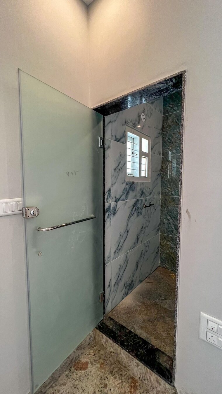 Bathroom, basaveshwara nagar 4 Bedroom 2800 Sq.Ft. Independent House In Basaveshwara Nagar Bangalore 9373052