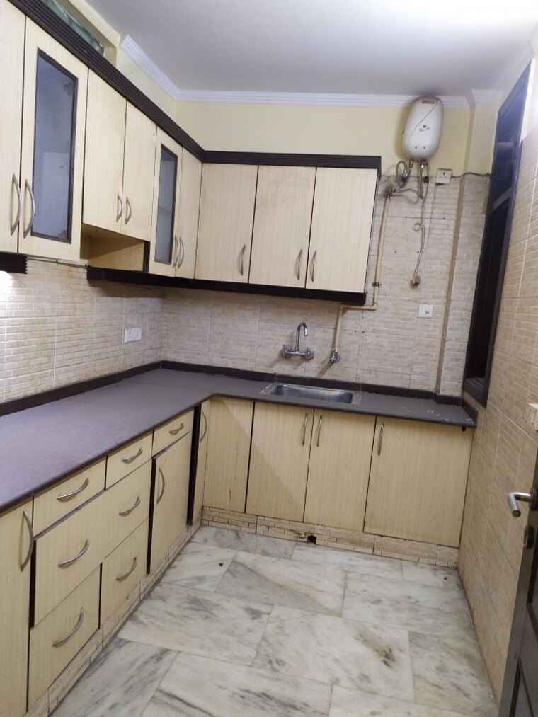 Kitchen, chittaranjan park 2 Bedroom 1200 Sq.Ft. Builder Floor In Chittaranjan Park Delhi 9373079
