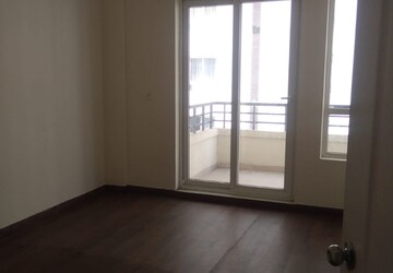 Room in 4 BHK Apartment at Umang Monsoon Breeze Phase I, Sector 78 – for Sale