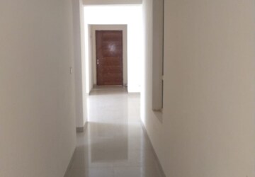 4 BHK Apartment at Umang Monsoon Breeze Phase I, Sector 78 – for Sale