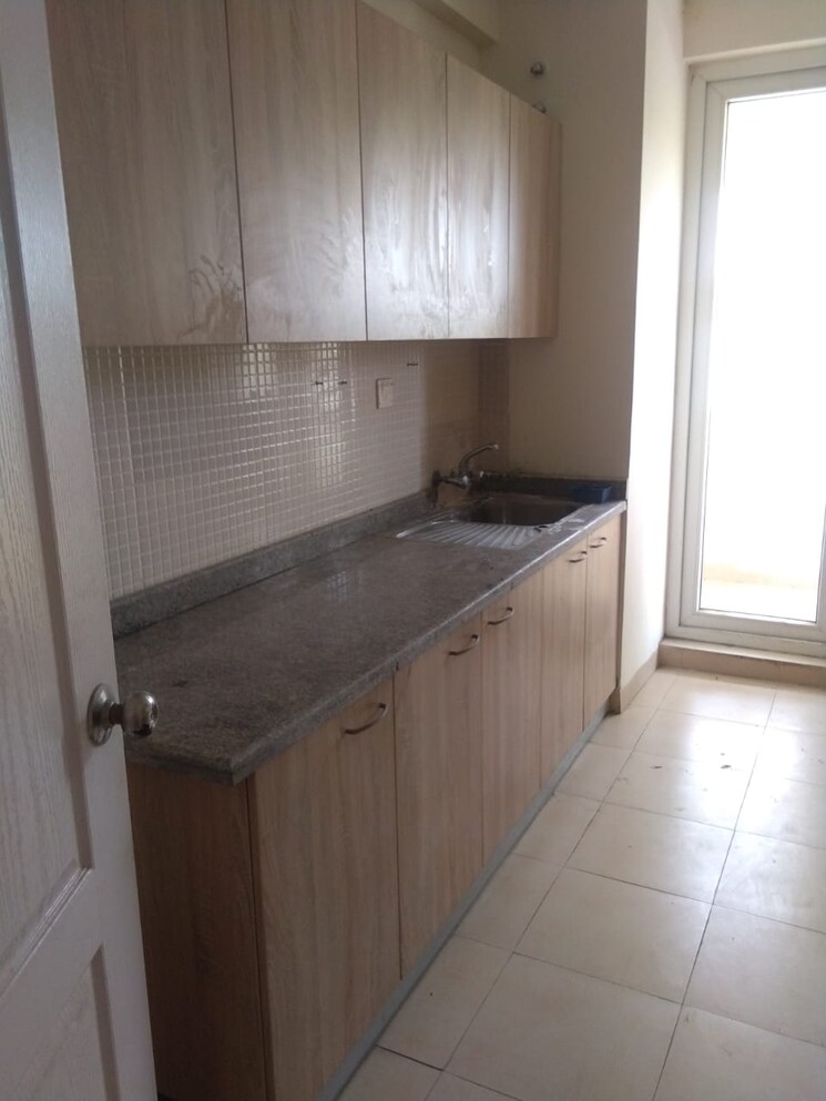 Kitchen, umang-monsoon-breeze-phase-i 4 Bedroom 2220 Sq.Ft. Apartment In Sector 78 Gurgaon 9373058